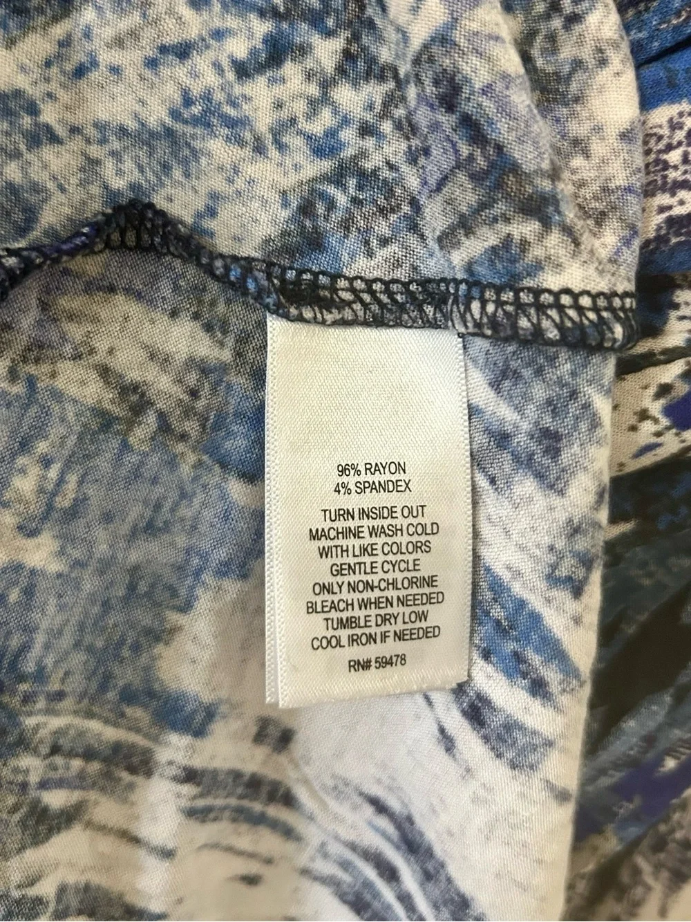 Artisan NY Blue Ikat Abstract Print V-Neck Short Sleeve Top Sz 1X